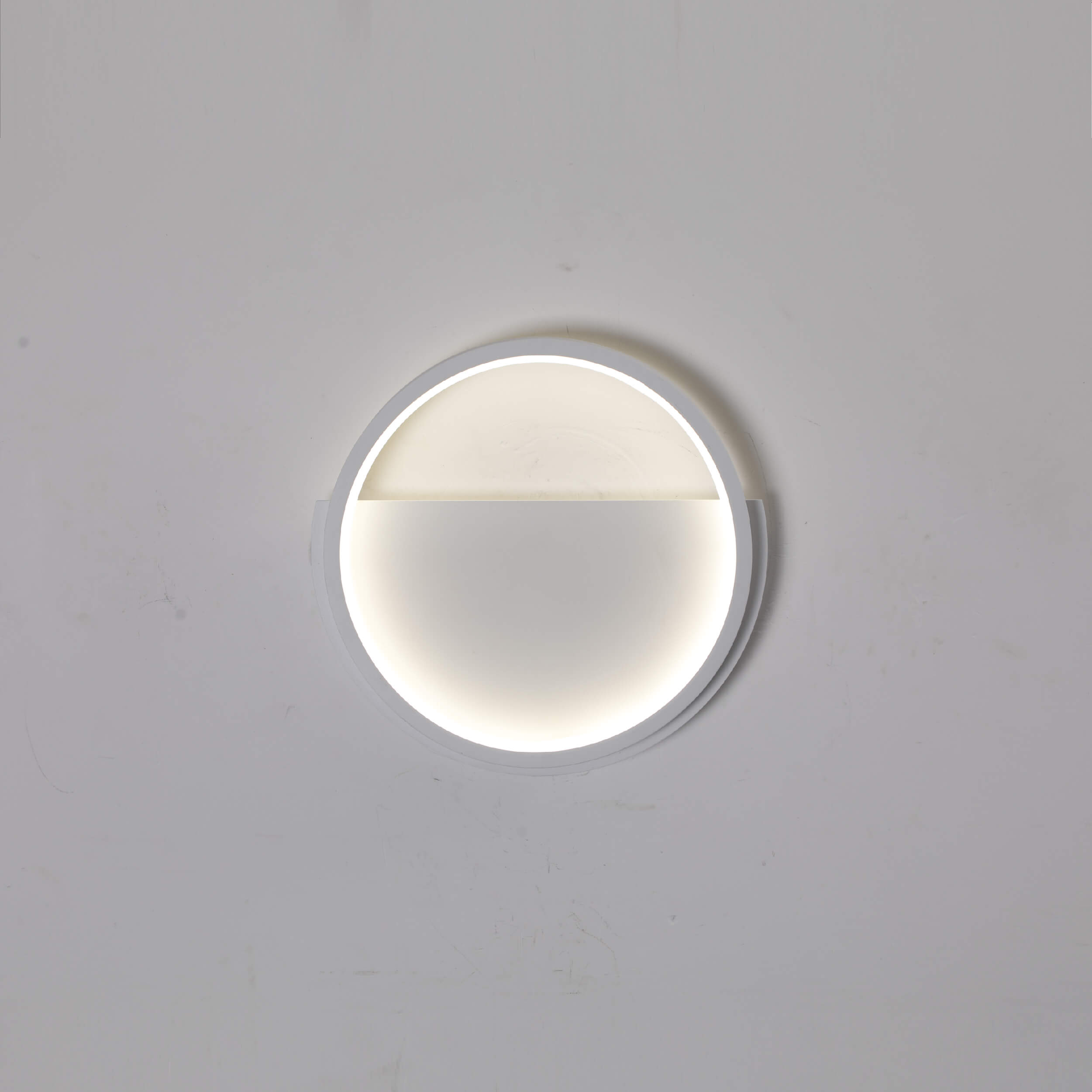 Round led wall light